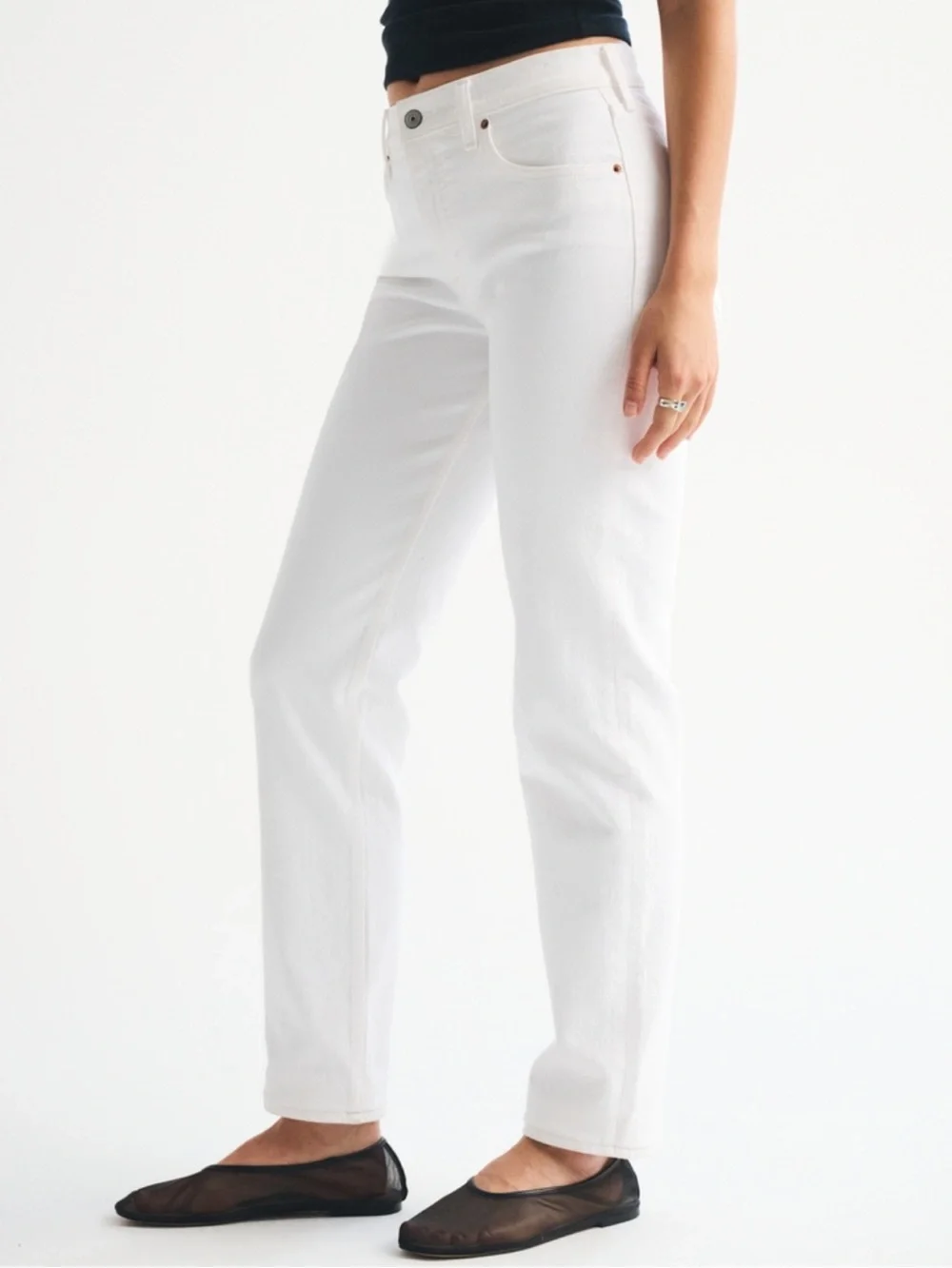 Abercrombie & Fitch Curve Love Mid Rise 90s Straight Jean in White